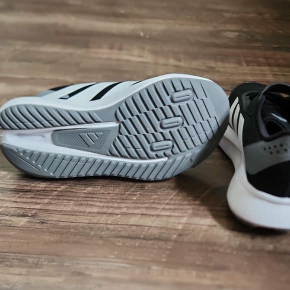 Adidas NEW Kids Black and White Velcro Sneakers - Picture 5 of 6